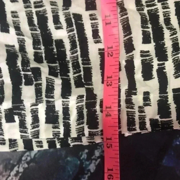 Apt 9 short‎ plus size 14 mid rise black/white - Picture 9 of 10